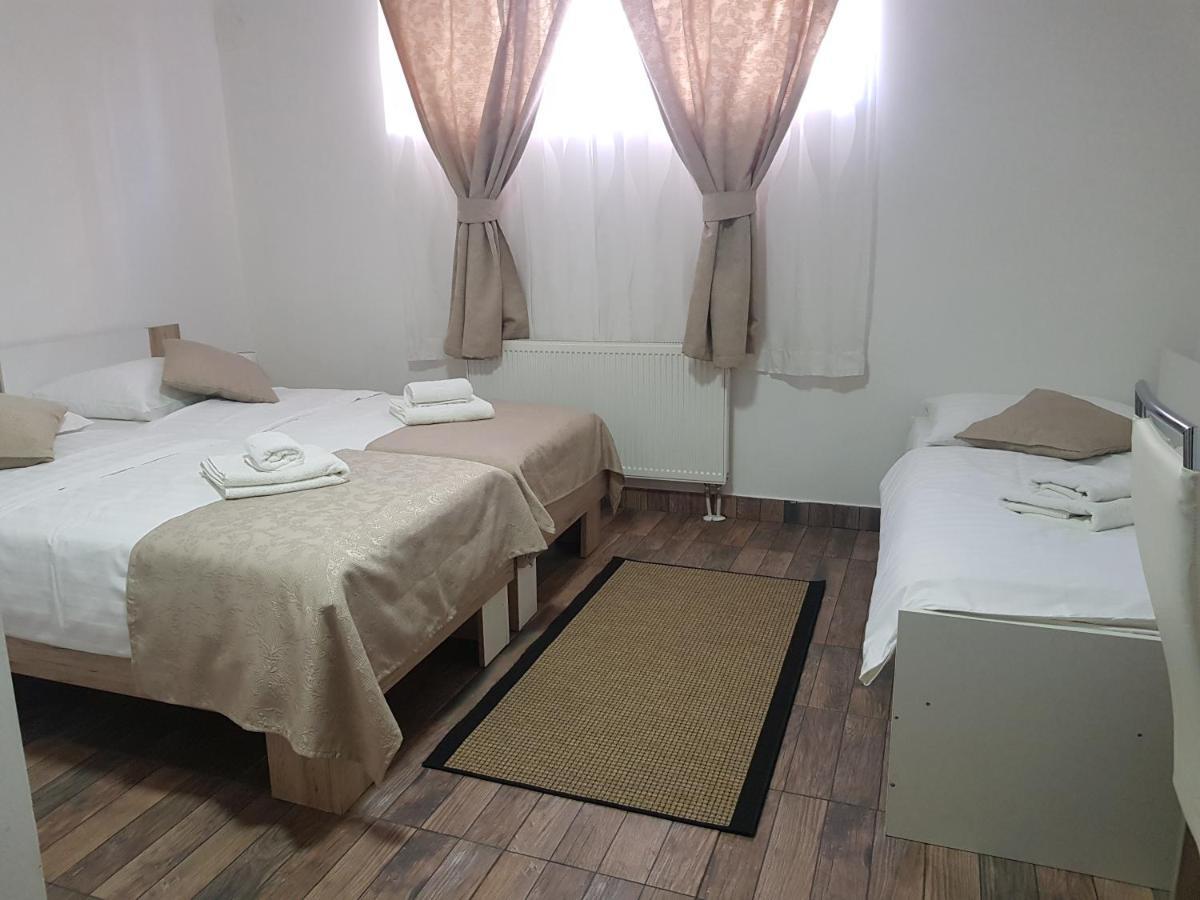 Guesthouse Dubai ザグレブ エクステリア 写真